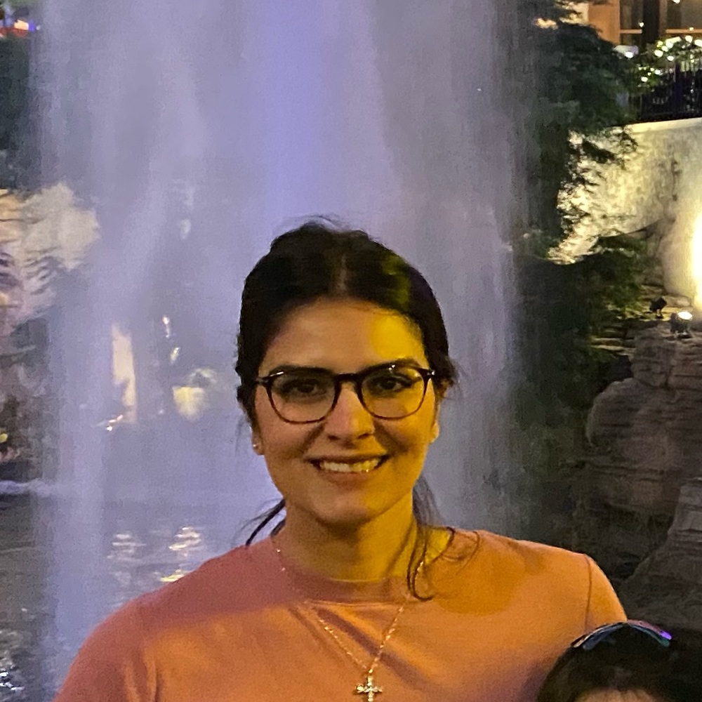 Meet your Posher, Alejandra